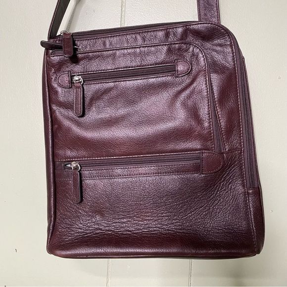 Levenger Brown Leather Messenger Bag Tote - Picture 1 of 9